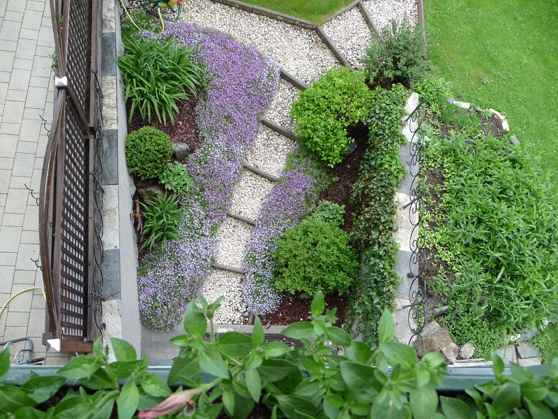 Gartenansicht vom Balkon