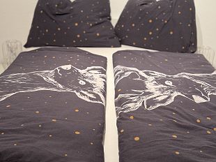 428FE9EC-2344-4C93-9D01-8713D54C94F2