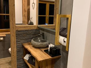 5c6b59b2-c76a-44cc-8792-d93dde89e240