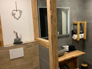 ec214d81-3df3-4ae1-b2d9-bdec6ca68e07