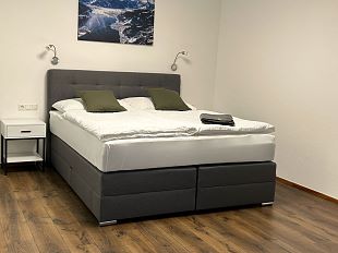 Schlafzimmer 1 _2 _booking