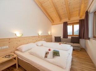 Schlafzimmer OG Couch 600 jpg