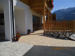 Terrasse rollstuhlgängig