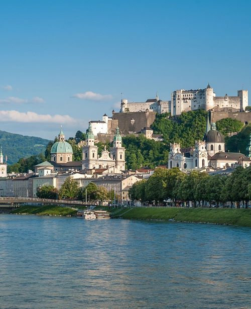 Salzburg mit Festung und Salzach